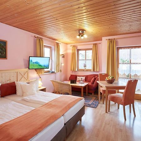 Land- Und Aktivhotel Altmuehlaue Бад-Родах Екстер'єр фото