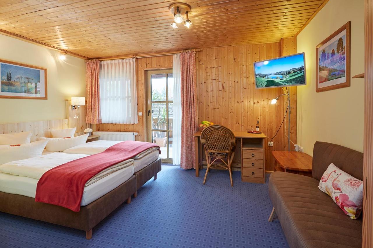 Land- Und Aktivhotel Altmuehlaue Бад-Родах Екстер'єр фото