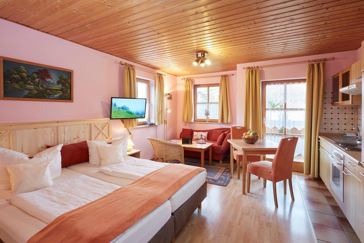 Land- Und Aktivhotel Altmuehlaue Бад-Родах Екстер'єр фото